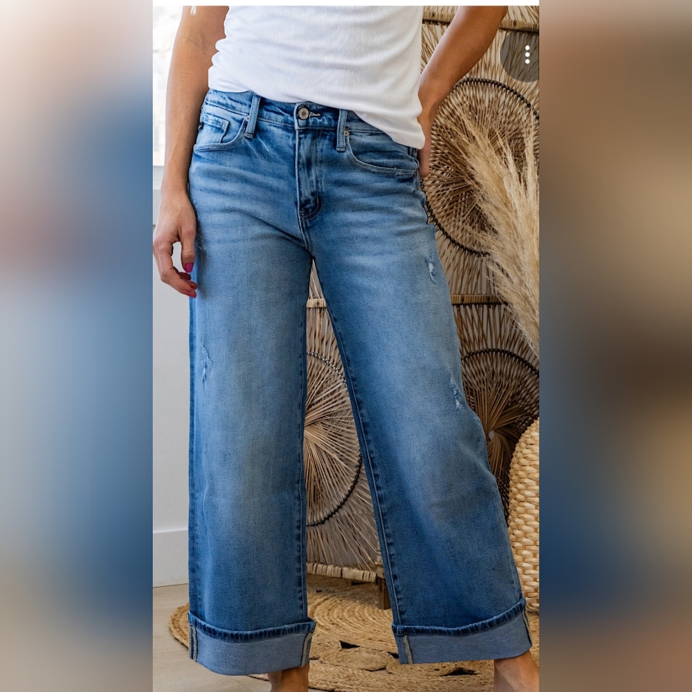KanCan Medium Wash Cuffed Jeans